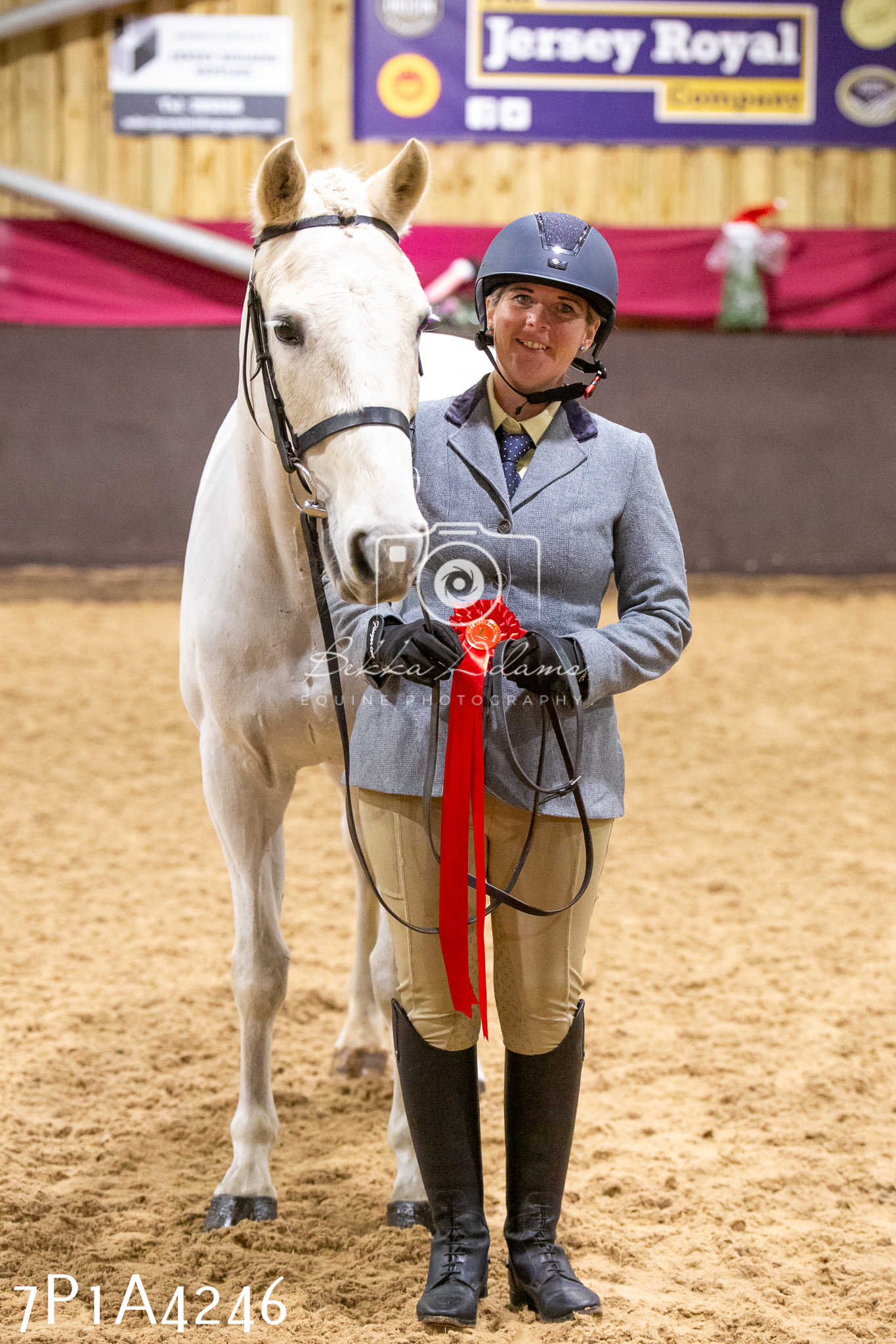 Home Farm Christmas Show 2024 - Inhand
