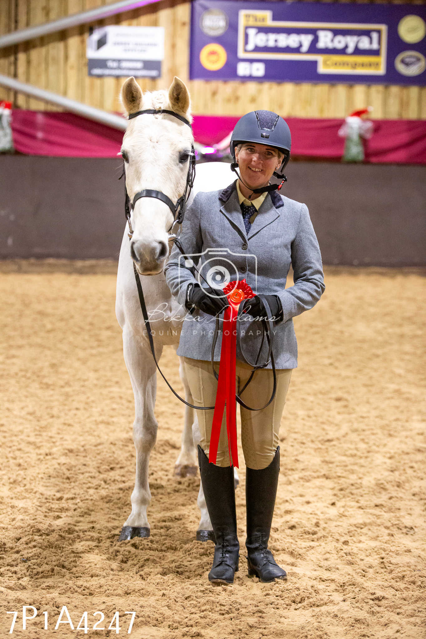 Home Farm Christmas Show 2024 - Inhand