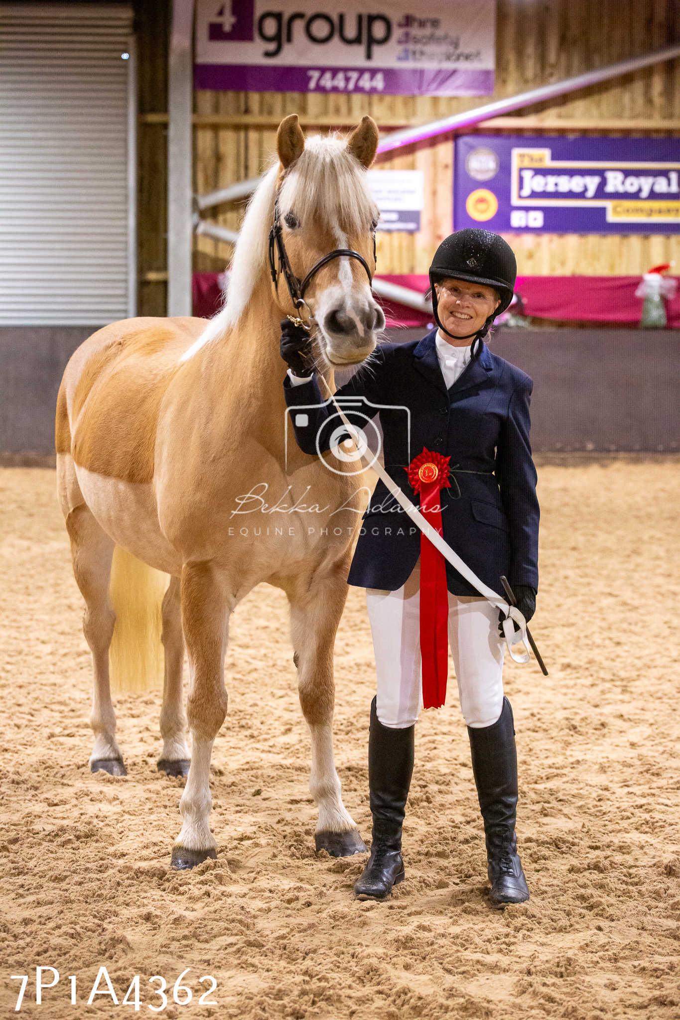 Home Farm Christmas Show 2024 - Inhand